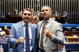 Flávio Bolsonaro e Coronel Assis campanha 2026