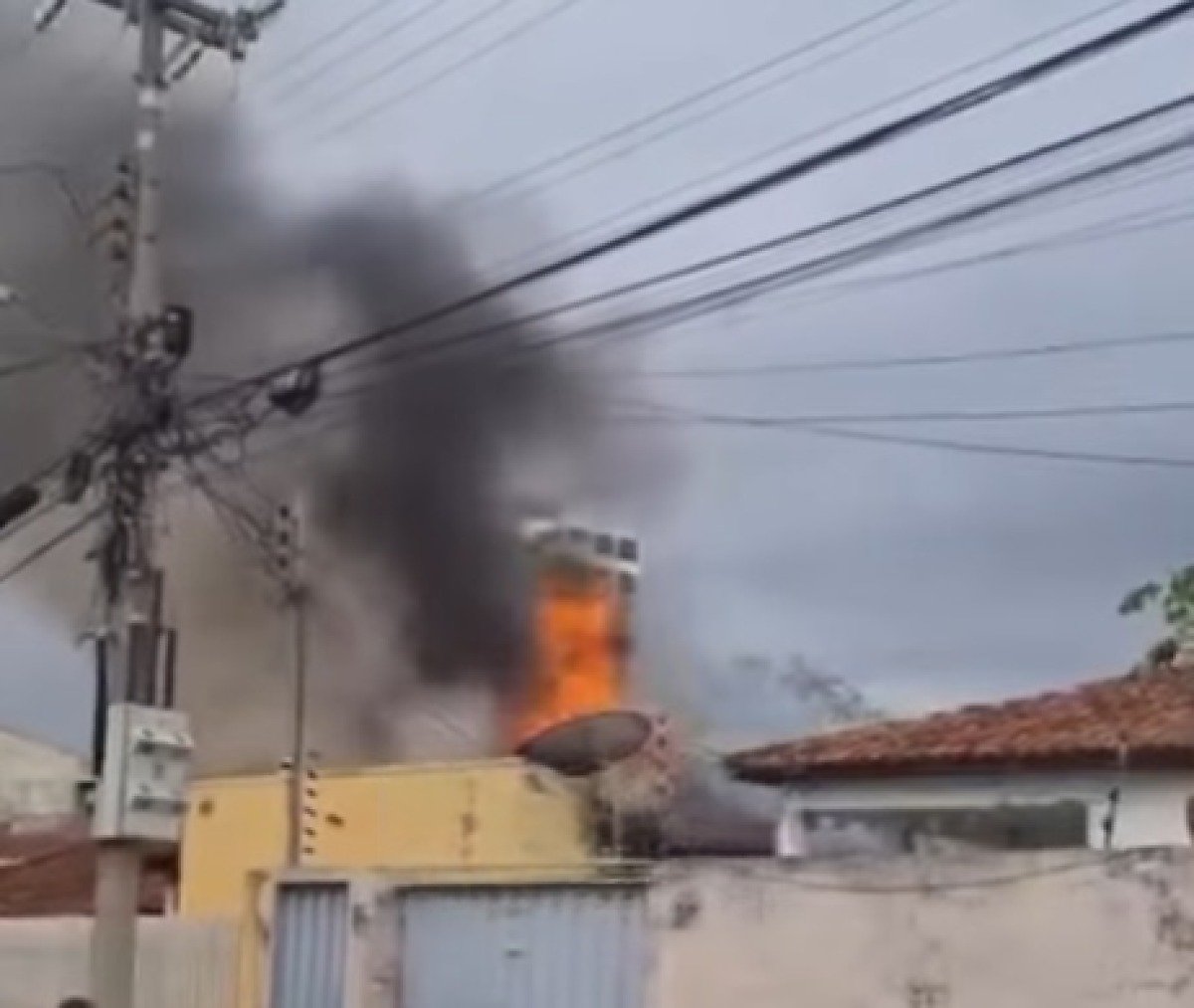 incendio casa cuiaba