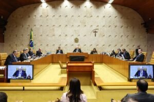 Sess&atilde;o plen&aacute;ria extraordin&aacute;ria do STF