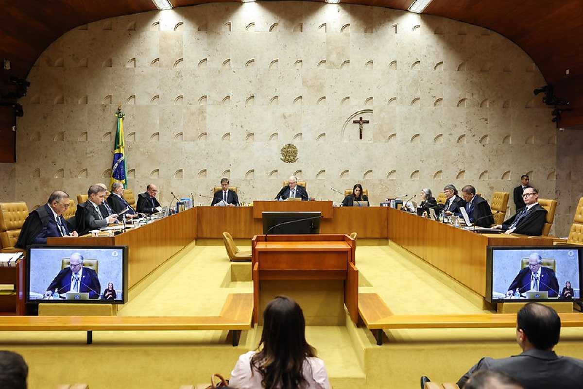 Sess&atilde;o plen&aacute;ria extraordin&aacute;ria do STF