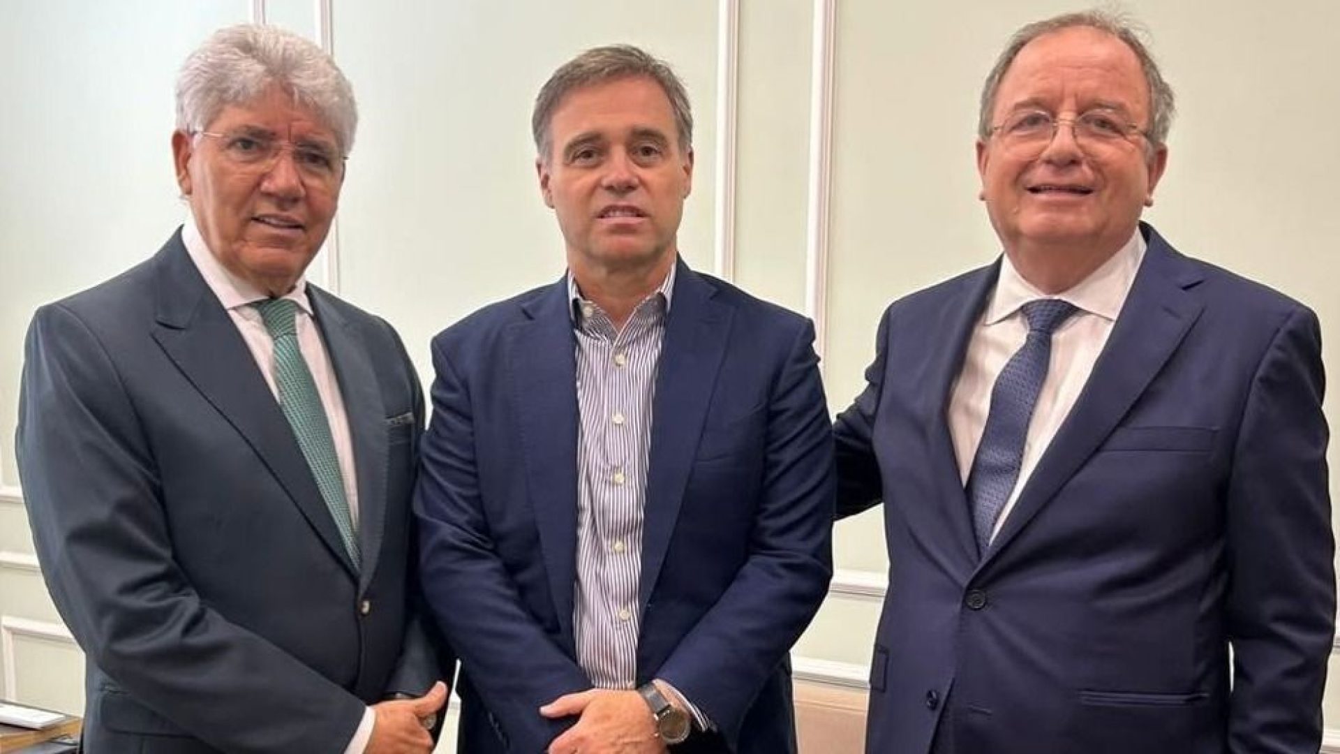 O ministro André Mendonça e os pastores Hernandes Dias Lopes e Arival Dias Casimiro  • Reprodução