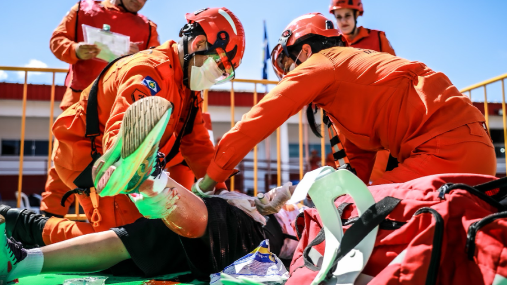139071_bombeiros-16-png.png