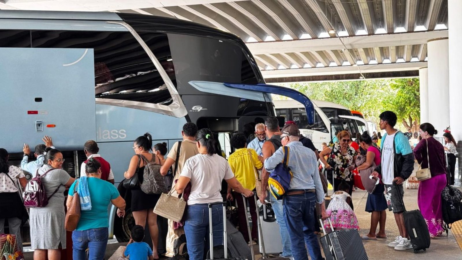 139433_feriado-de-nossa-senhora-aparecida-deve-levar-20-mil-passageiros-ao-terminal-rodoviario-de-cu.jpeg