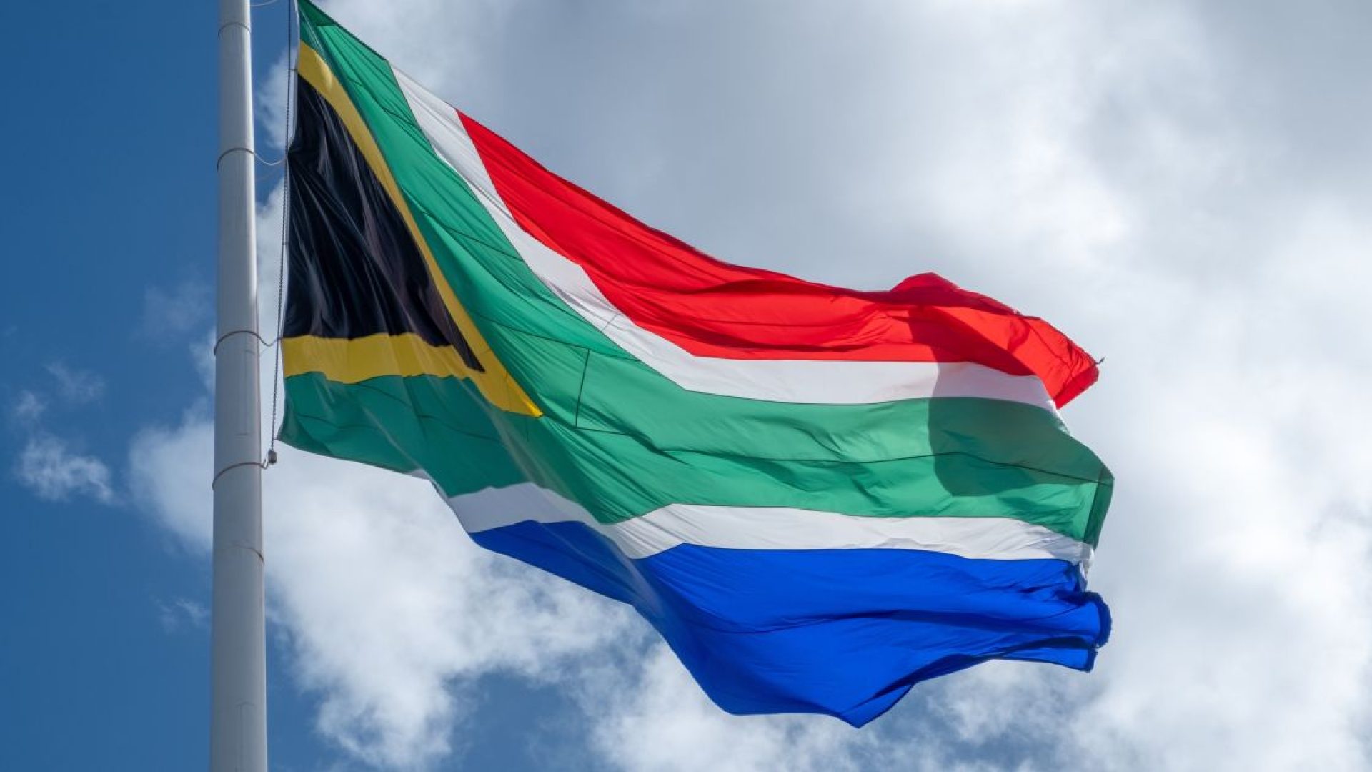 Bandeira da África do Sul  • Den Harrson/Unsplash