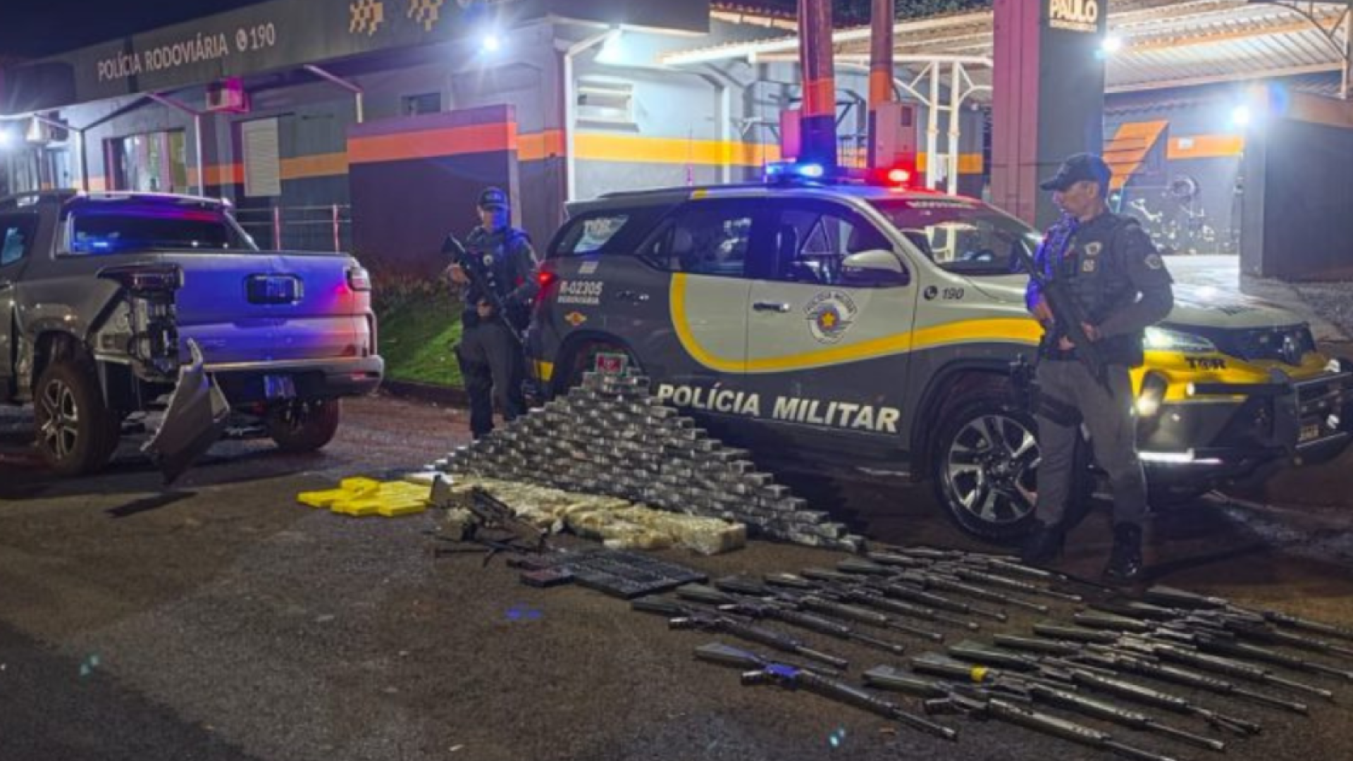 Itens foram apreendidos junto de carro usado na ação  • Divulgação/Governo de São Paulo