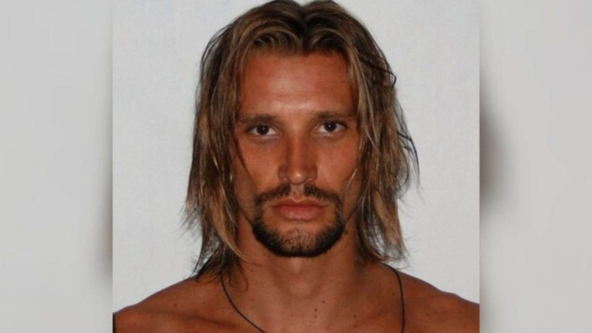 Ex-modelo internacional Álvaro Jacomossi Júnior foi preso em Florianópolis  • Reprodução/Twitter