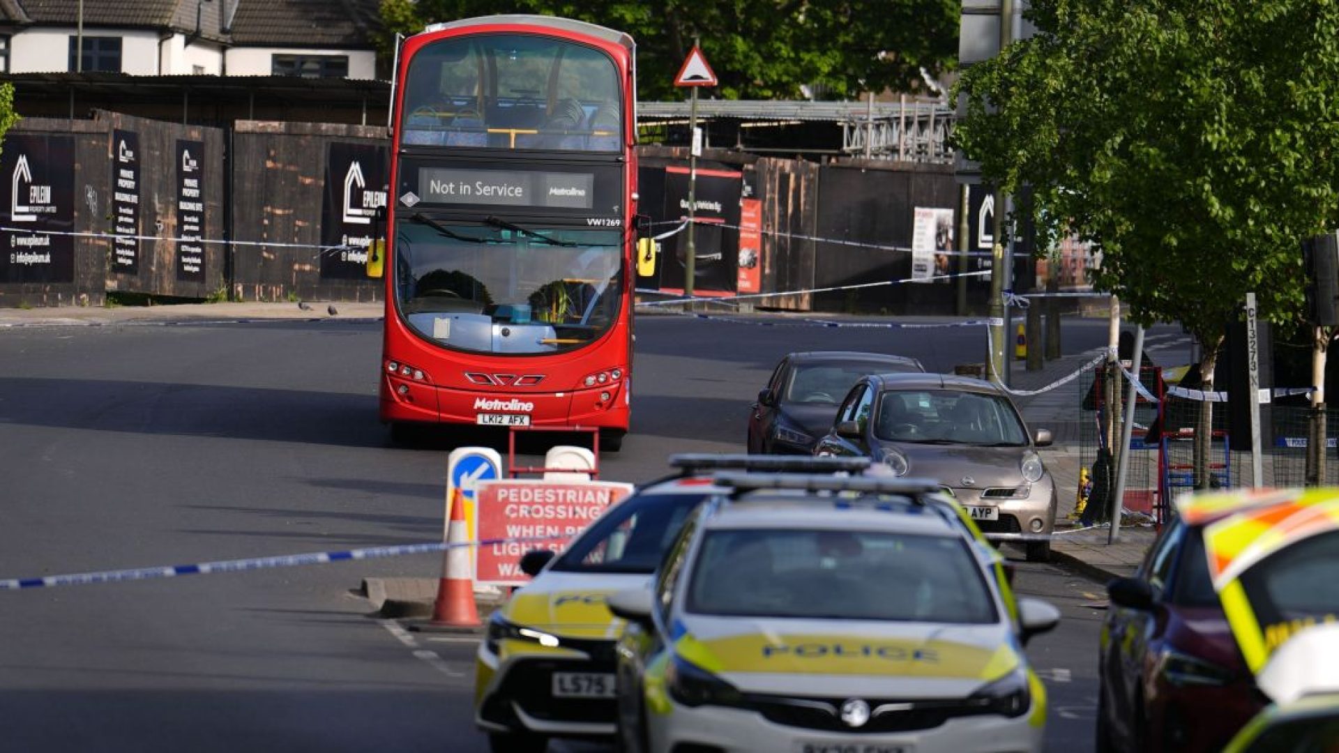 Local onde dois homens judeus foram esfaqueados na região norte de Londres nesta quarta-feira (29)  • Jordan Pettitt/PA Images via Getty Images
