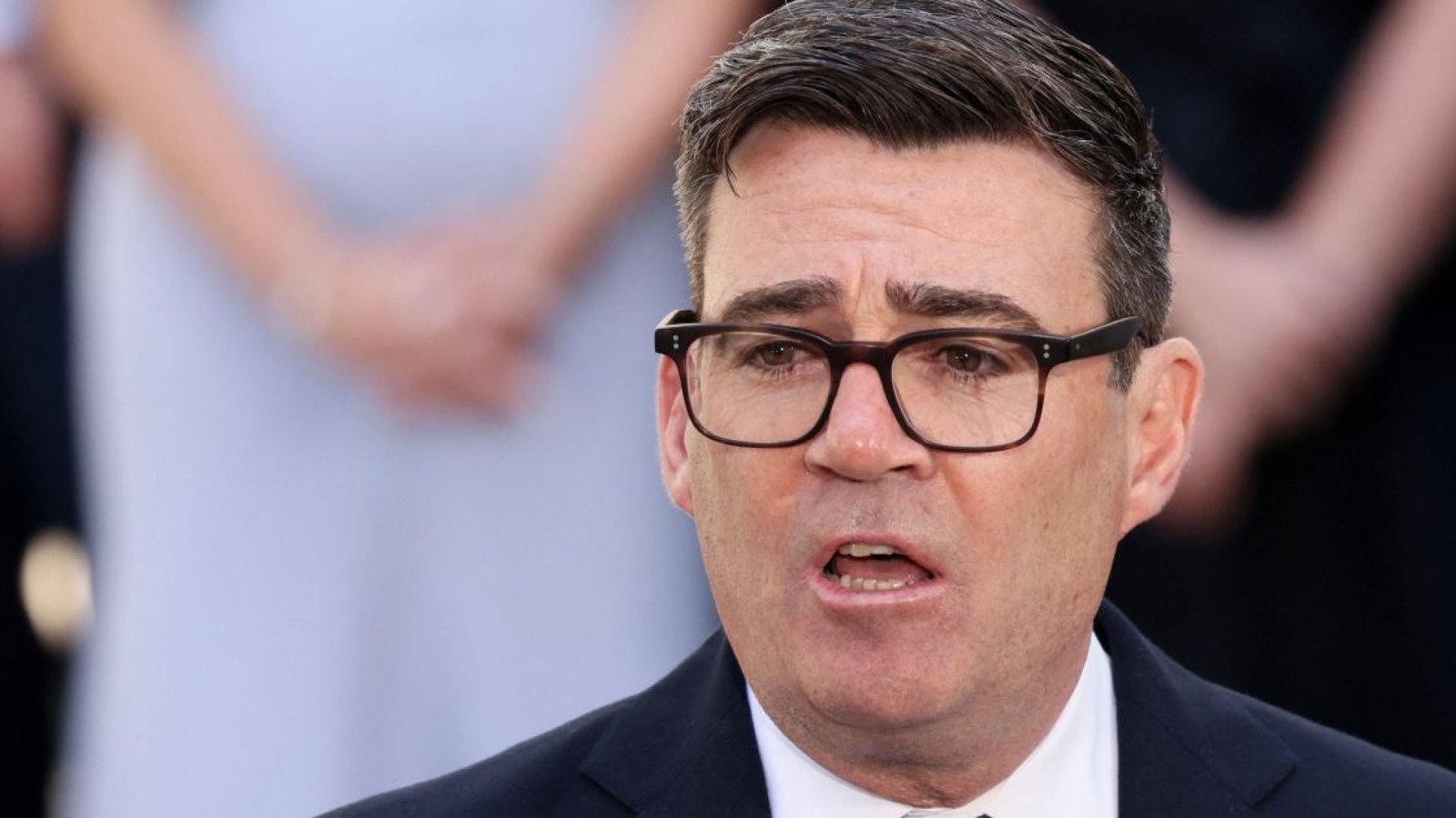Novo primeiro-ministro do Reino Unido, Andy Burnham, discursa em frente à residência do premiê britânico em Londresem 20 de julho de 2026  • Jack Taylor/Reuters