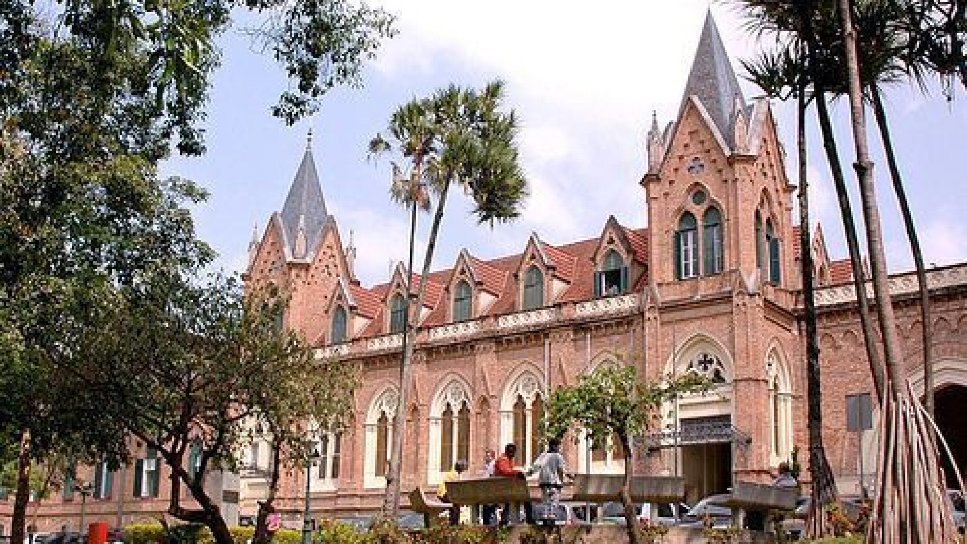 Alunos protestam contra aumento de vagas  • Wikimedia Commons