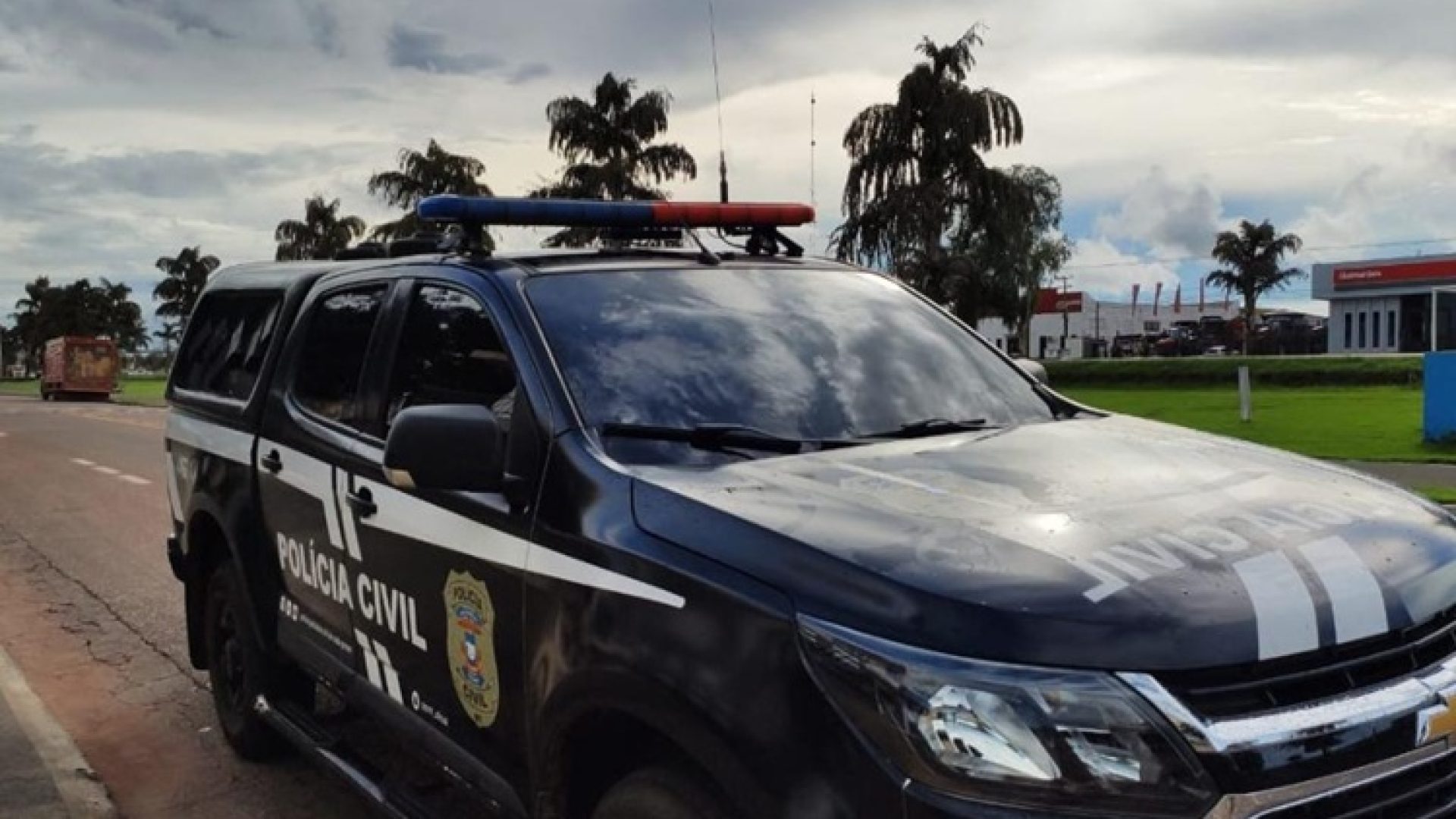 VIATURA-POLICIA-CIVIL-PRISAO-FORAGIDO-POR-ESTUPRO.jpg