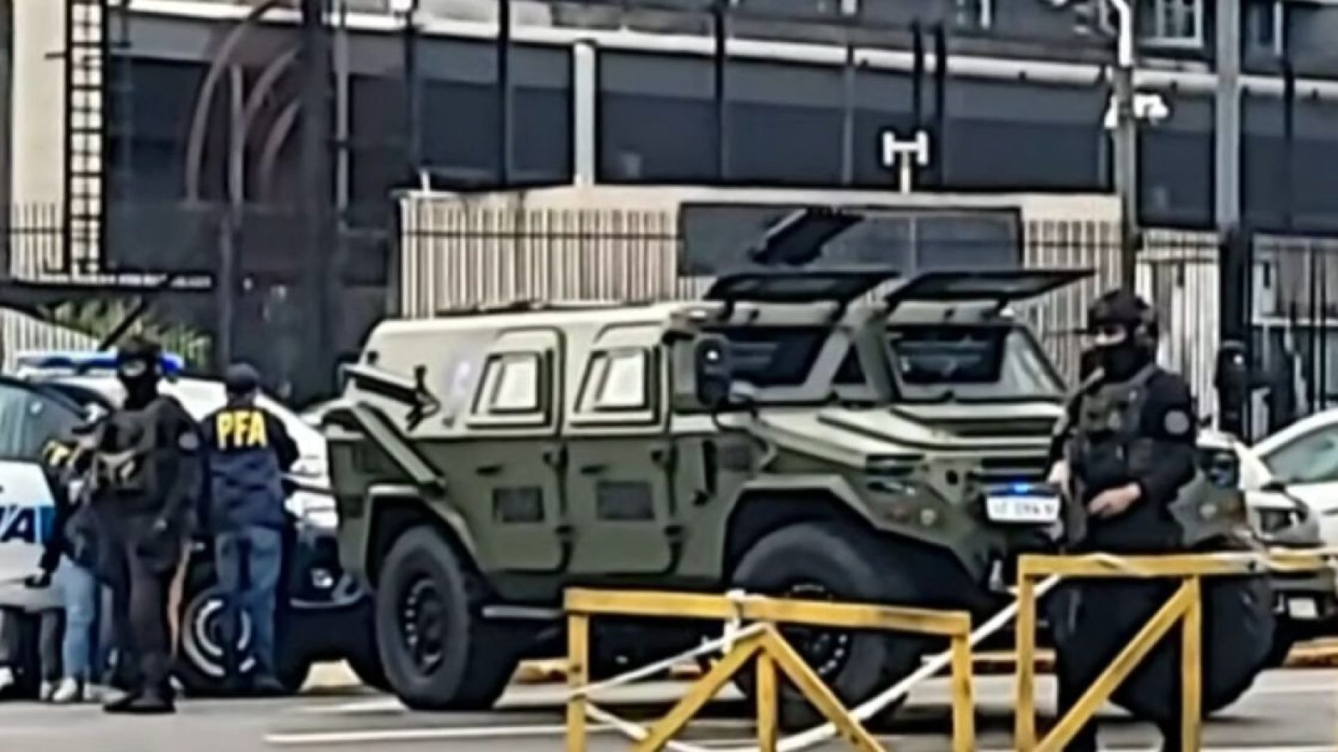Forte operação de segurança na Embaixada dos Estados Unidos devido a ameaça de bomba  • Todo Noticias