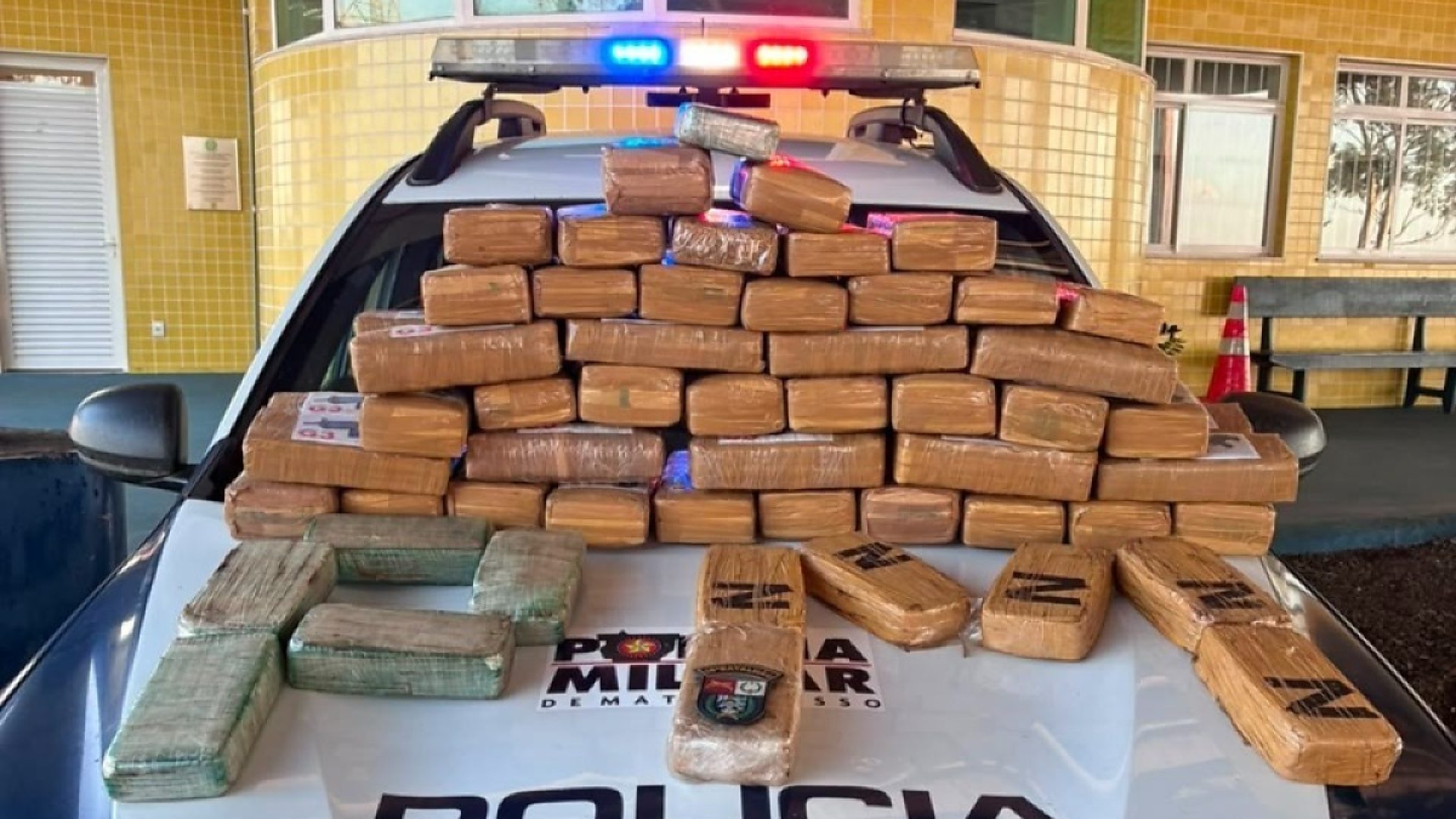 CARGA DE MACONHA NA BR-364