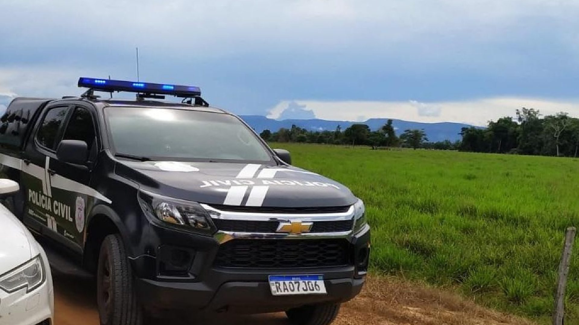 Pol&iacute;cia Civil viatura