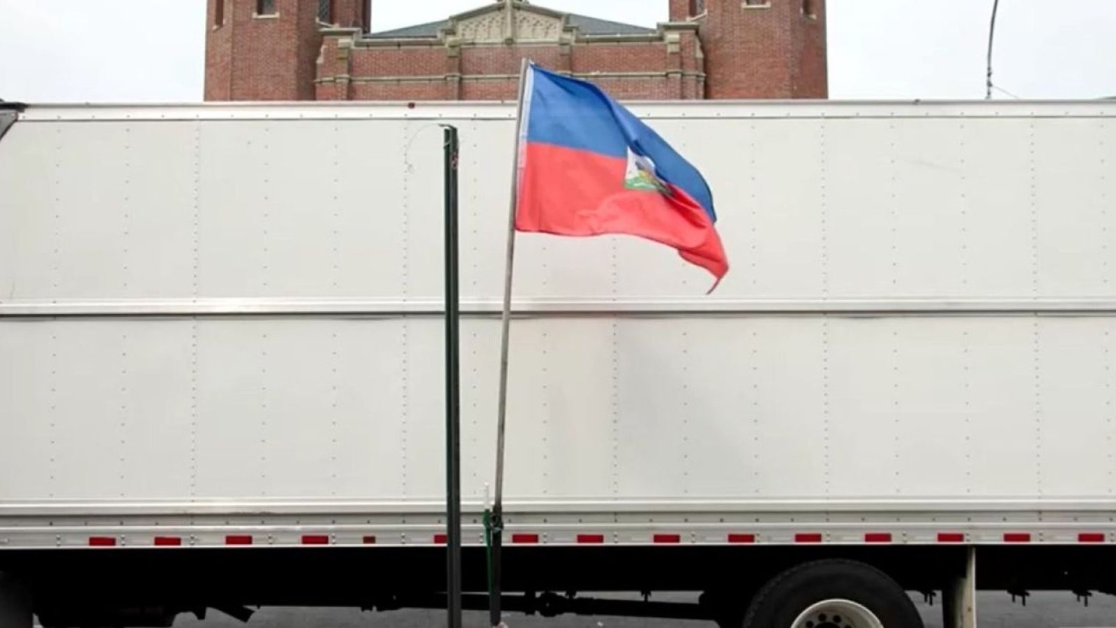 Bandeira do Haiti em NY, EUA  • Reuters