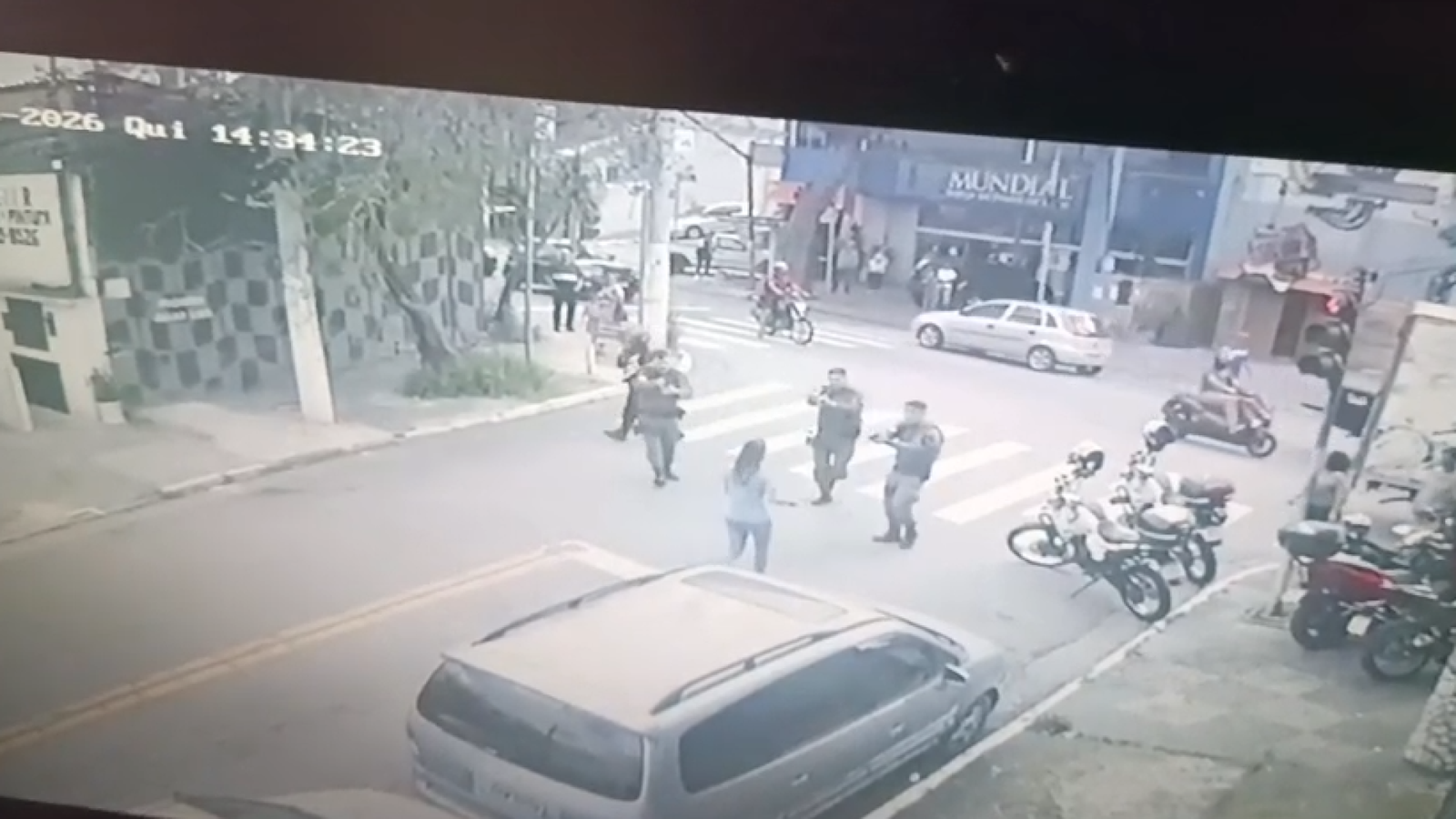 PM atira e mata mulher à queima roupa em SP  • Reprodução