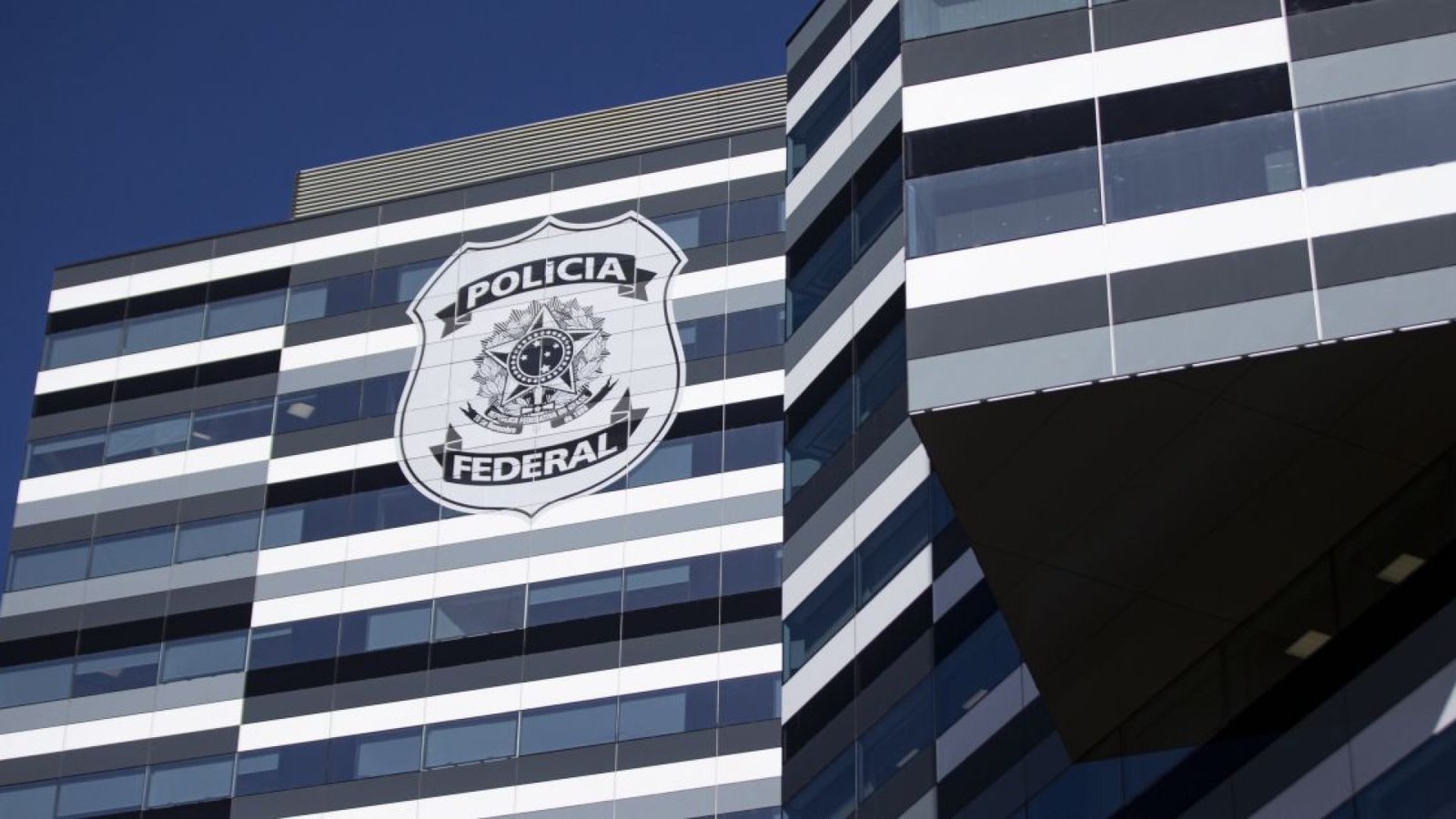 Operação apreende 400 celulares em penitenciárias do Brasil