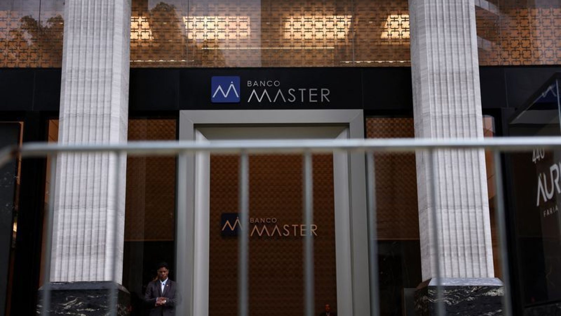 PF mira auxiliares de Vorcaro e Miranda após nova operação do caso Master